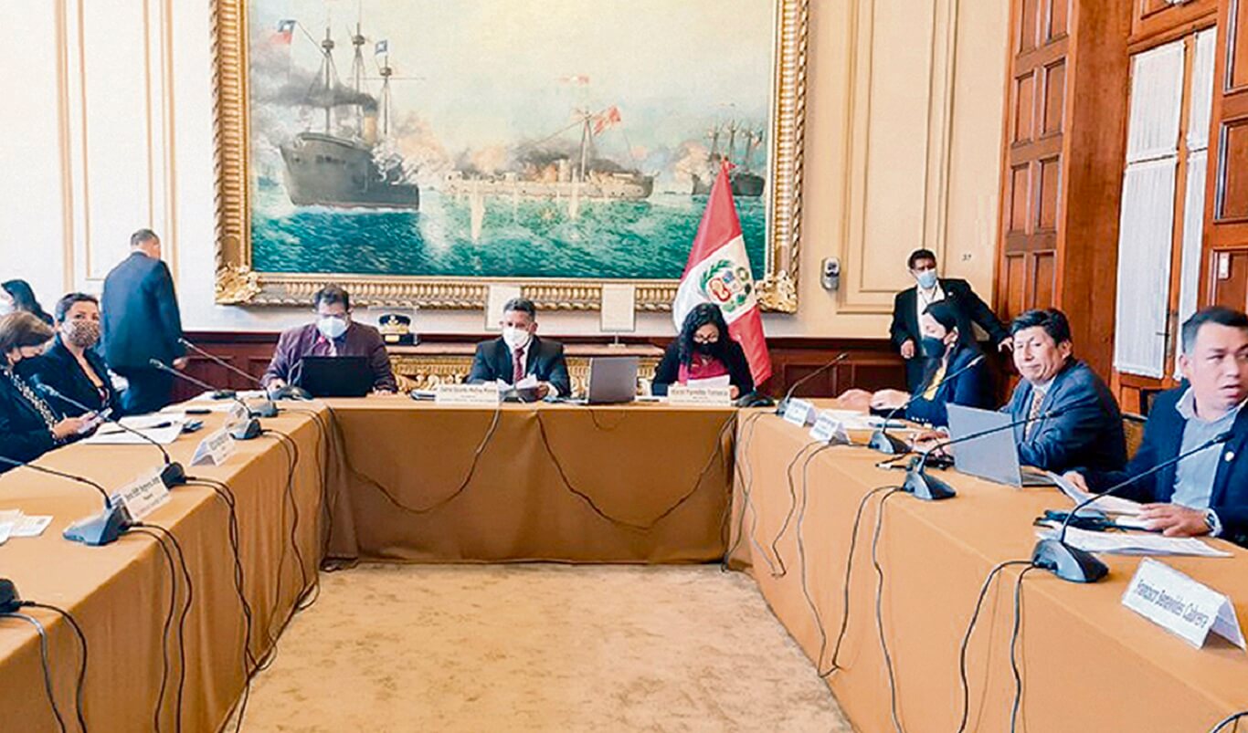 COMISIÓN. El grupo de trabajo legislativo aprobó sus dictámenes sin incluir opiniones técnicas ni precedentes del Tribunal Constitucional.