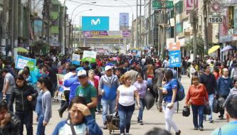 ALERTA. Expertos advierten que se "viene incubando un riesgo" en el país, al mantener un déficit elevado mientras no se pone límite al gasto ni se plantean reformas.