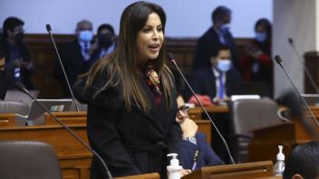 Es falsa la versión de la congresista Chirinos sobre que nunca votó a favor de autorizar viajes al exterior de Dina Boluarte 