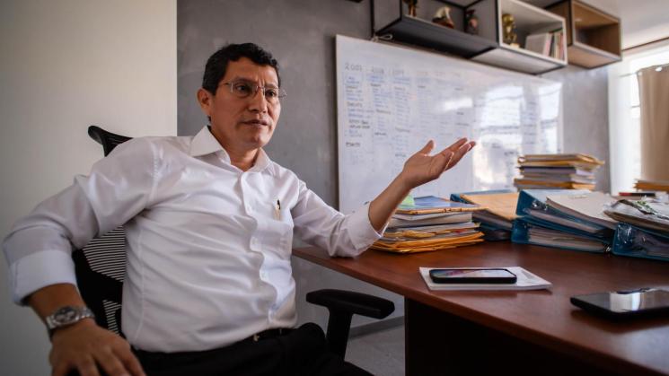 POLÍTICA. El coronel en retiro Harvey Colchado sostiene que algunos políticos se han acercado a pedirle ayuda en la elaboración de planes de gobierno. POLÍTICA. El coronel en retiro Harvey Colchado sostiene que algunos políticos se han acercado a pedirle ayuda en la elaboración de planes de gobierno.