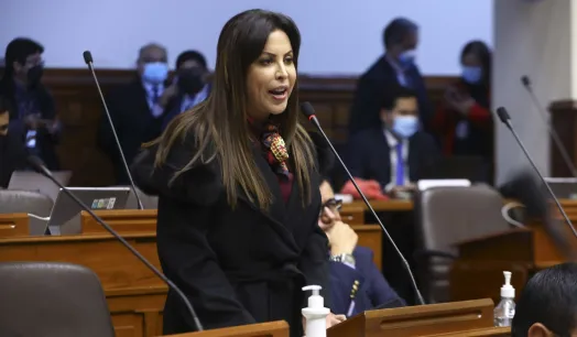 Es falsa la versión de la congresista Chirinos sobre que nunca votó a favor de autorizar viajes al exterior de Dina Boluarte 