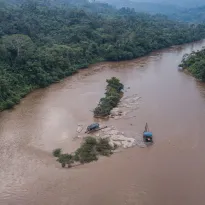 LEYENDA. La expansión de la minería ilegal terminará por devastar el ecosistema del distrito de El Cenepa, en Amazonas, afectando sus cuencas y cabeceras de ríos-