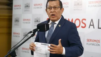 Es falsa la versión de Salhuana acerca de que todos los países del mundo tienen  inmunidad parlamentaria 