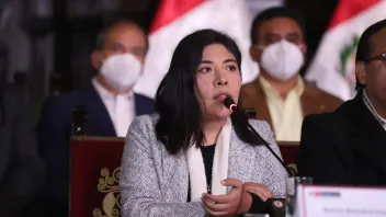 Es falsa la versión de Betssy Chávez acerca de que fue la única congresista que denunció constitucionalmente a Patricia Benavides