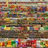 RIESGOS A LA SALUD. La publicación cuestiona a la industria de ultraprocesados por inundar el mercado con productos baratos y hiperpalatables que no son nutritivos.